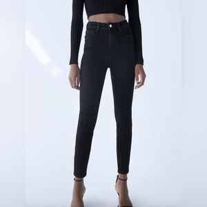 NEW Zara Women’s High rise Vintage Skinny Jeans - Black